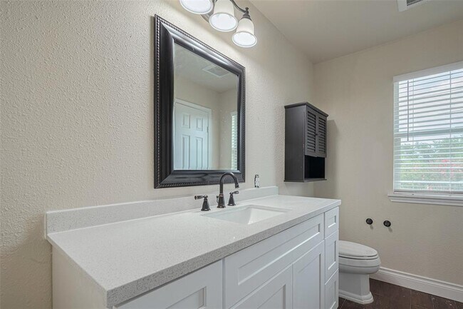 Building Photo - 5703 Saragosa Dr