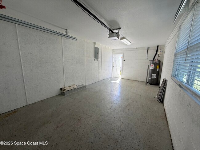 Building Photo - 337 Mc Leod Dr