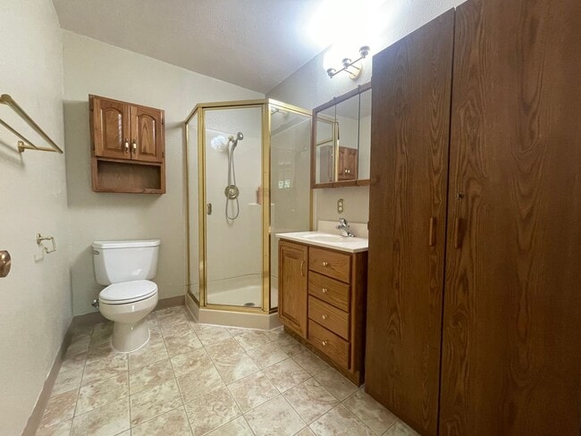 Building Photo - Southwood Home