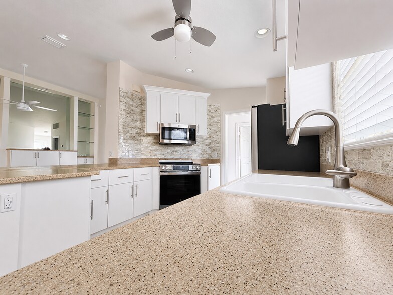 Building Photo - 28869 Vermillion Ln