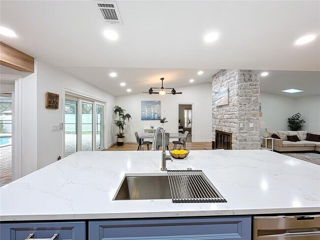 Building Photo - 3005 Enisglen Dr