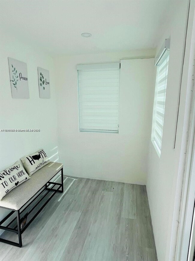 Building Photo - 872 NW 16th Terrace