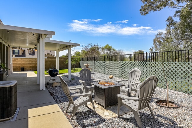 Building Photo - 35797 Rosedown Ln