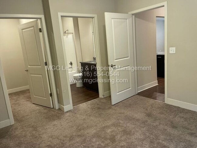 Building Photo - Brighton Crossing apartments: First Floor HCA Apartment with Extra-Large Primary Bath - Enjoy a $...