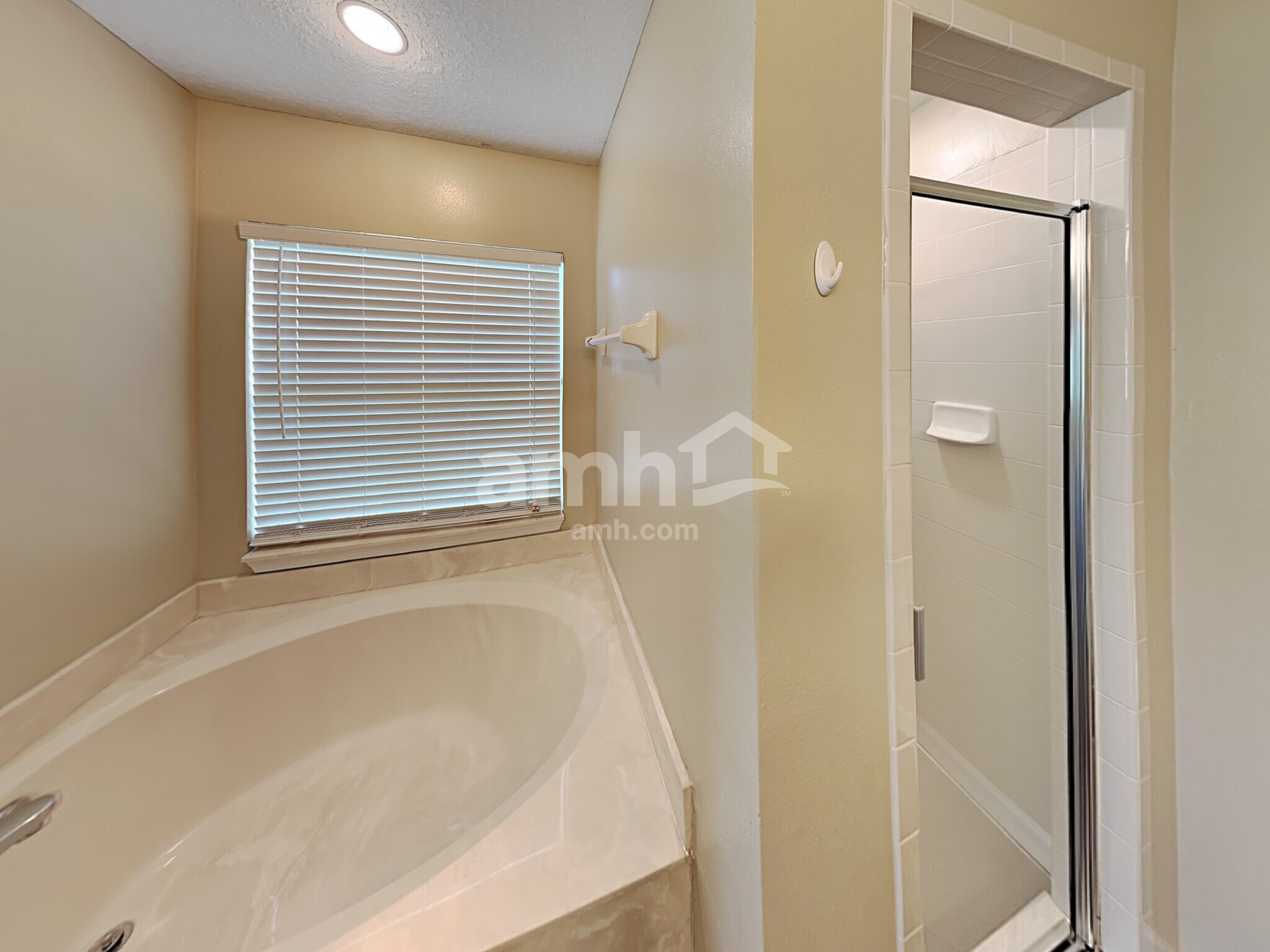 Building Photo - 612 Birchbark Trl