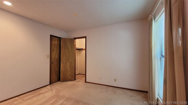 Building Photo - 4027 E 82nd Pl