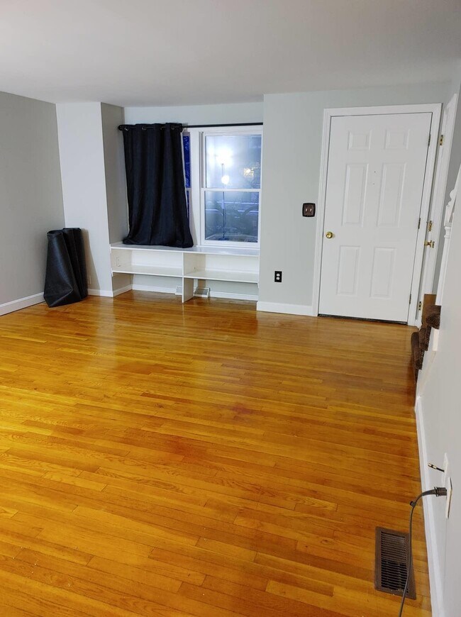 Building Photo - 93 Sentry Way