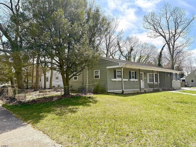 Building Photo - 644 5th St