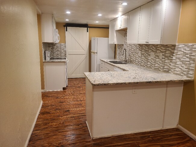 Building Photo - 333 E 300 N