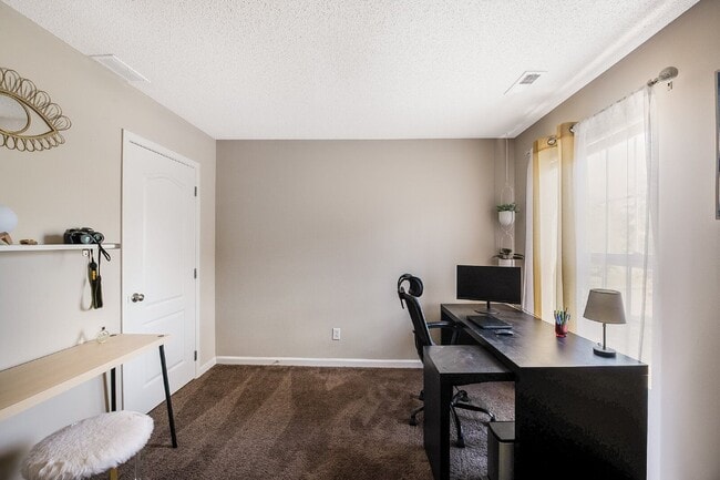 Building Photo - 2924 Tuckland Dr