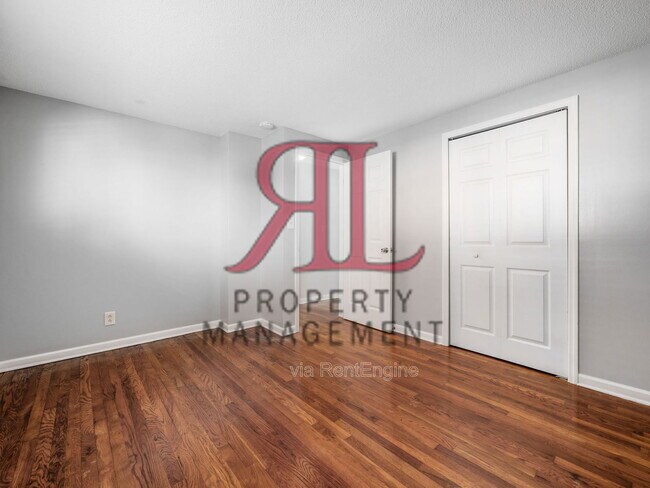 Building Photo - 3102 Elmreeb Dr