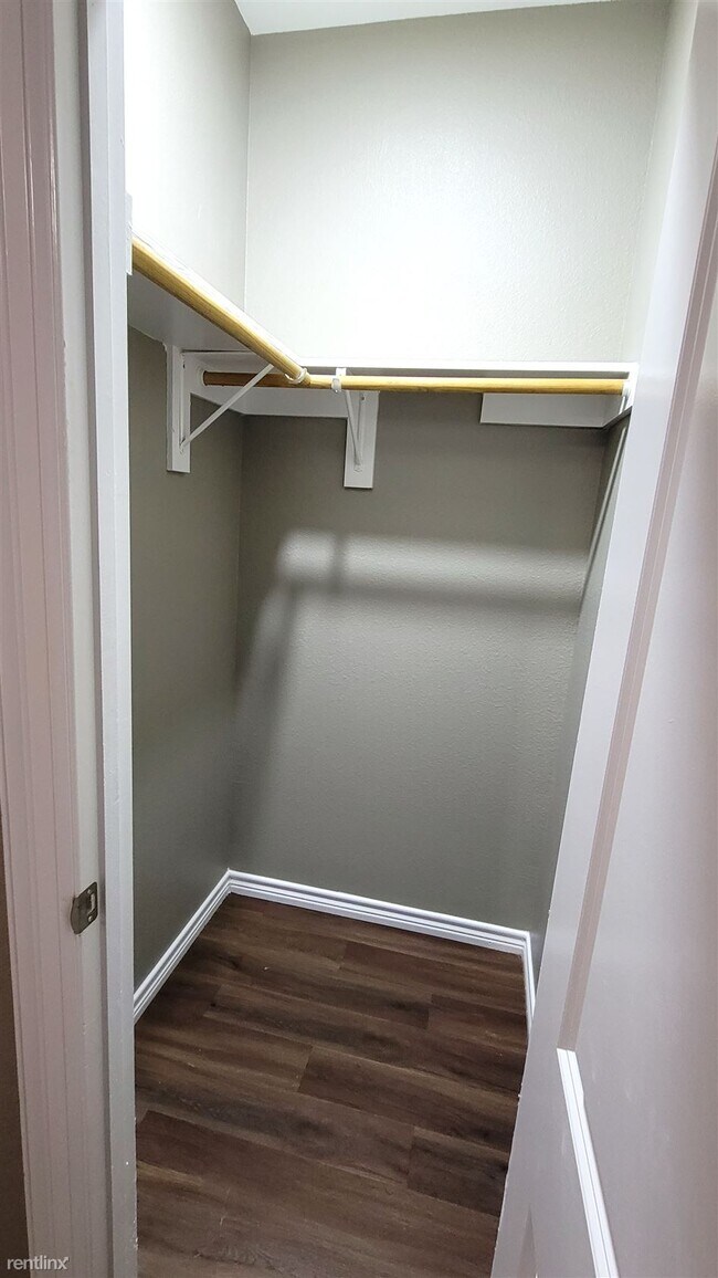 Building Photo - 3 br, 2 bath House - 2727 6th Street