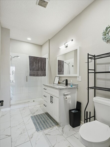 Building Photo - 304 N Grand Ave