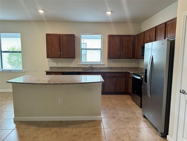 Building Photo - 3932 Black Eagle Ln
