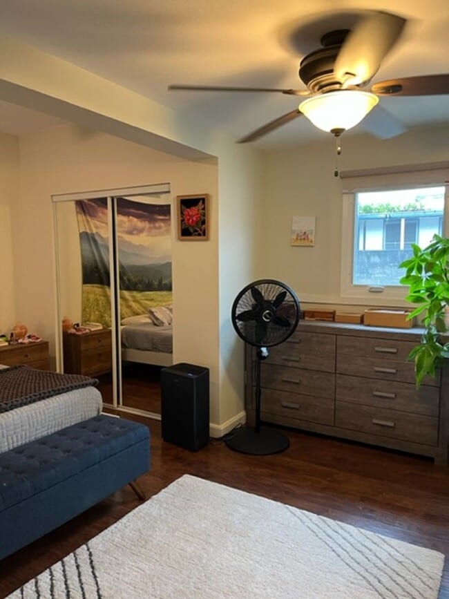Building Photo - *PET FRIENDLY* - Large 4 bedroom/2 bath Ho...