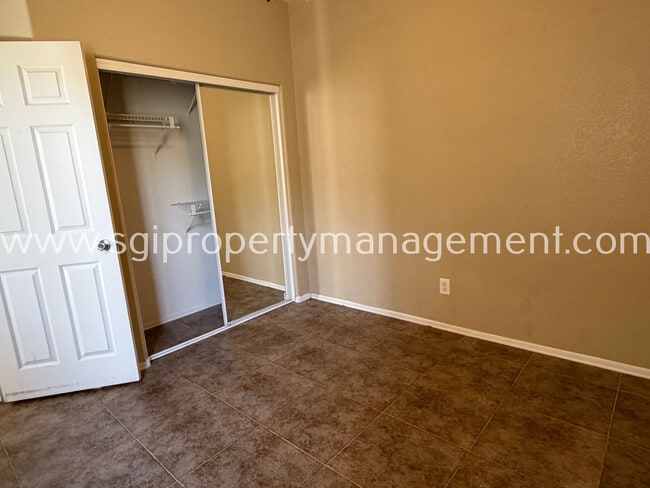 Building Photo - 1541 W St Kateri Dr