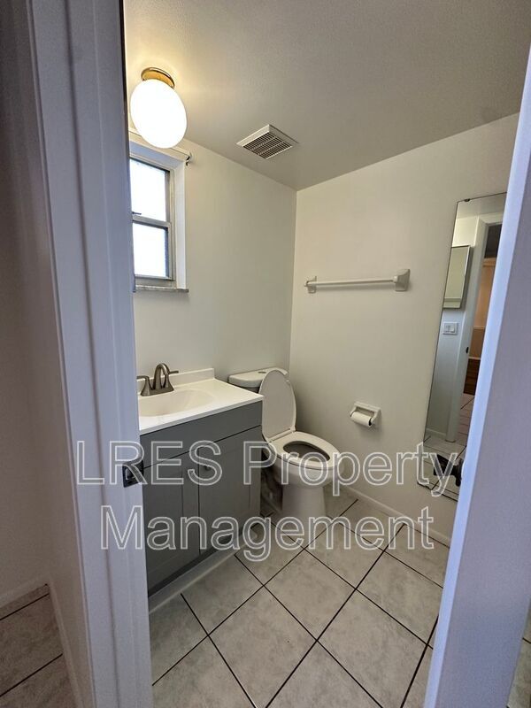 Building Photo - 106 Eastwind Ln