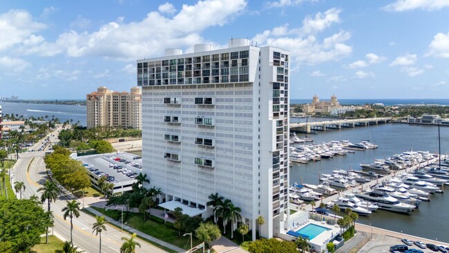 Building Photo - 400 N Flagler Dr