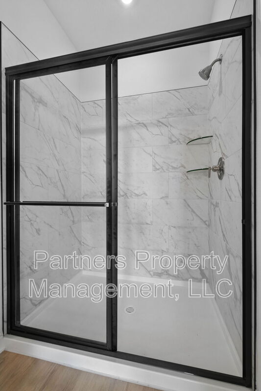 Building Photo - 411 W Taverner Xing