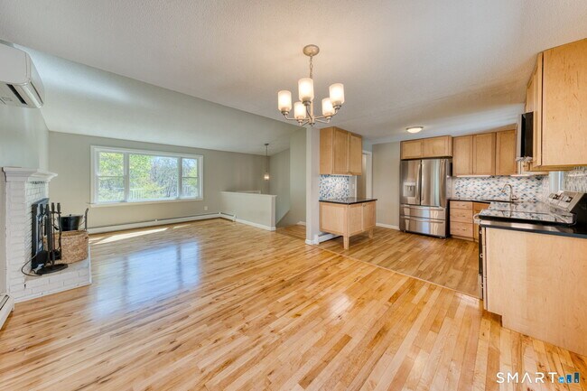 Building Photo - 371 Warrenville Rd