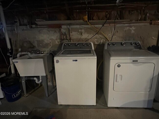 Building Photo - 4 Spring St