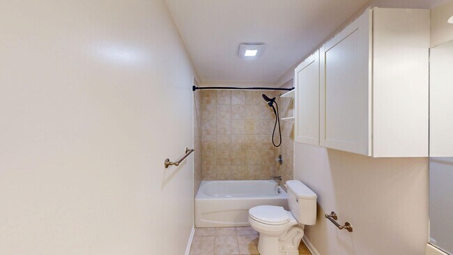 Building Photo - Spacious 3 Bedroom Home in Ashland City!