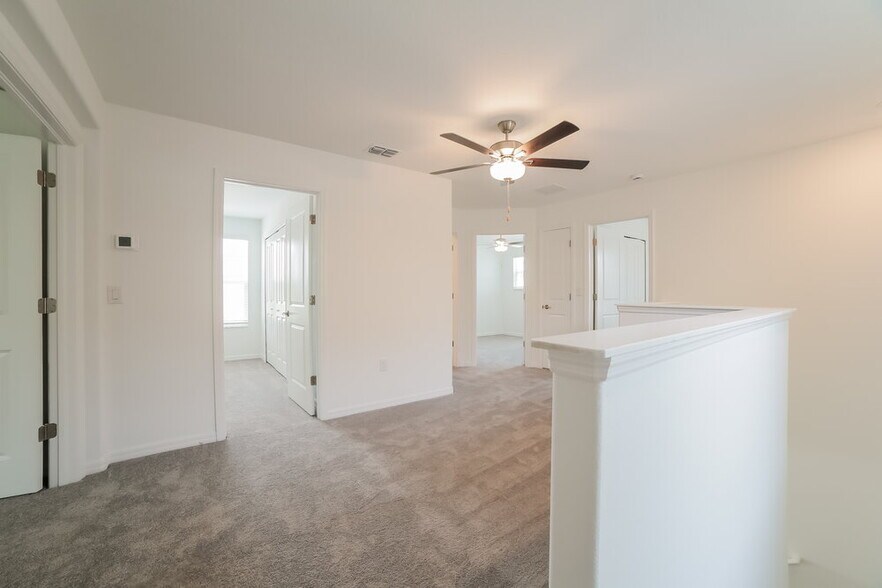 Building Photo - 7230 Spring Snowflake Ave