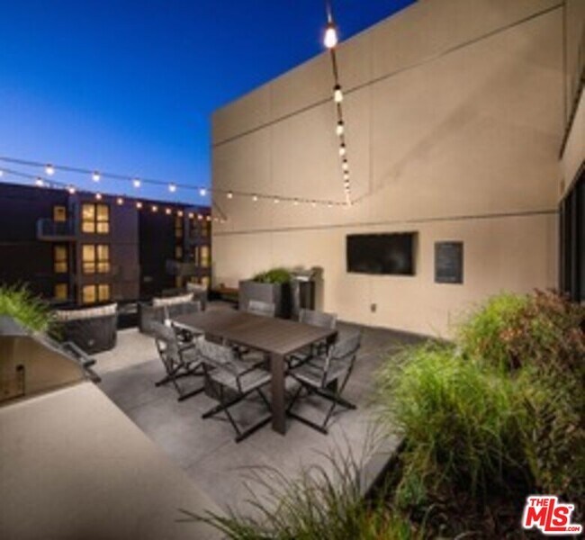 Building Photo - 1101 N Main St