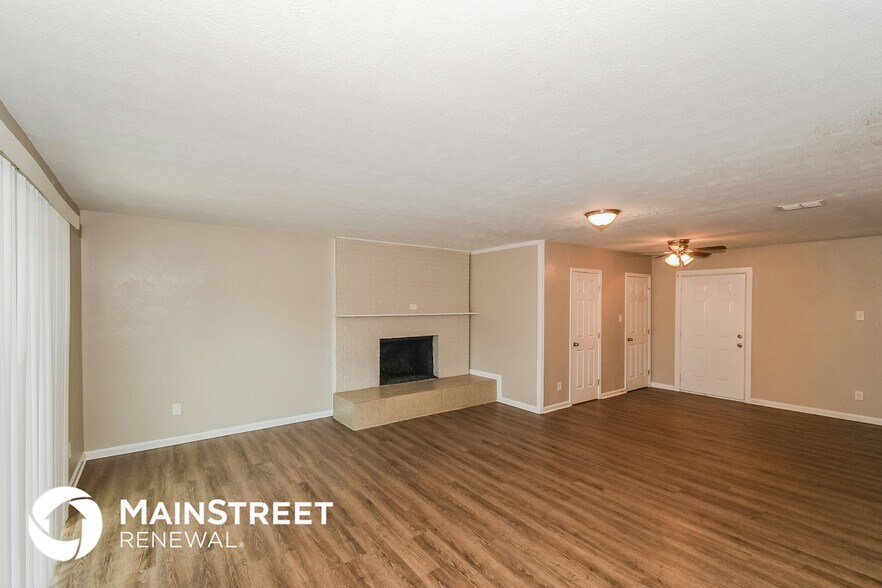 Building Photo - 7147 Eudine Dr N