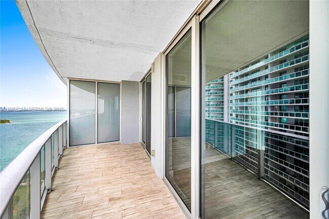 Building Photo - 488 NE 18th St