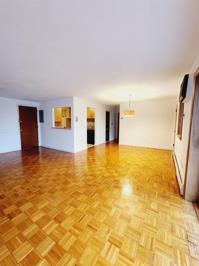 Building Photo - 18 Hamilton Rd