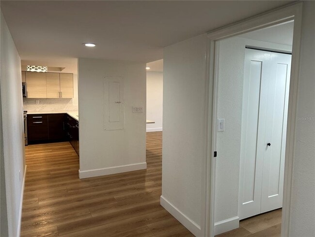 Building Photo - 6260 Kipps Colony Ct S