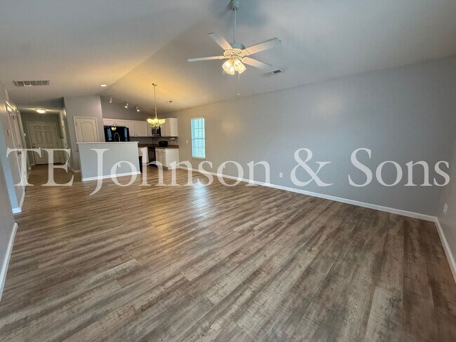 Building Photo - Modern Comfort with Vaulted Ceilings & Garage in Winston-Salem