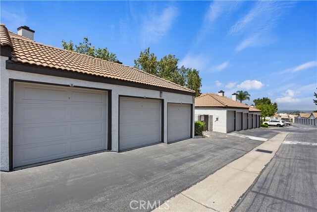 Building Photo - 13133 Le Parc Blvd