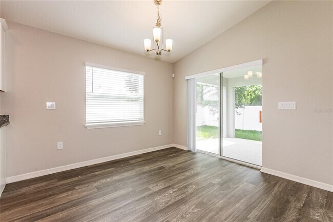 Building Photo - 944 First Dr