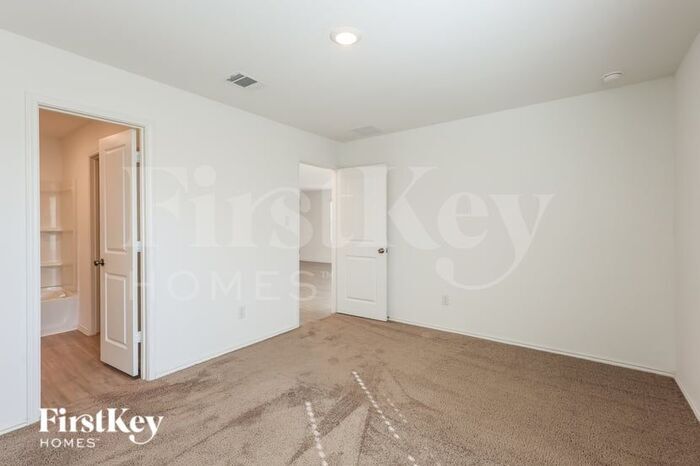 Building Photo - 5174 Fowler Crst