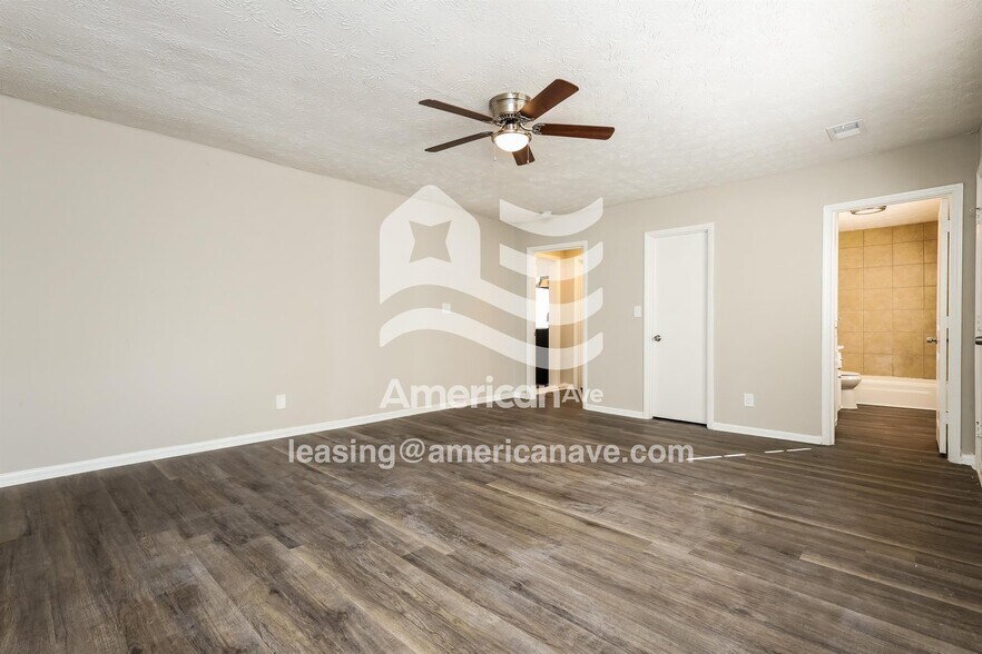 Building Photo - 405 20th St