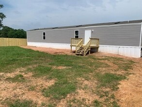 Building Photo - 16496 Dunhill Ln