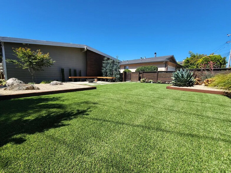 Building Photo - 2933 Carmel St