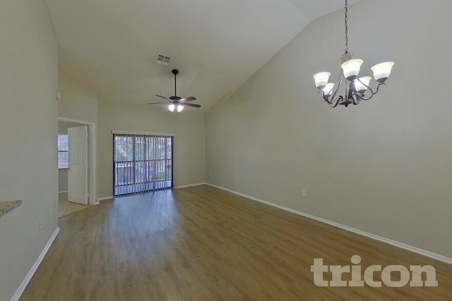 Building Photo - 7756 Sugar Bend Dr