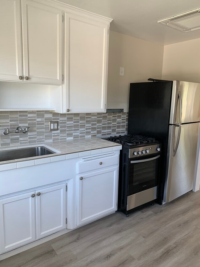 Building Photo - 405 S Center St