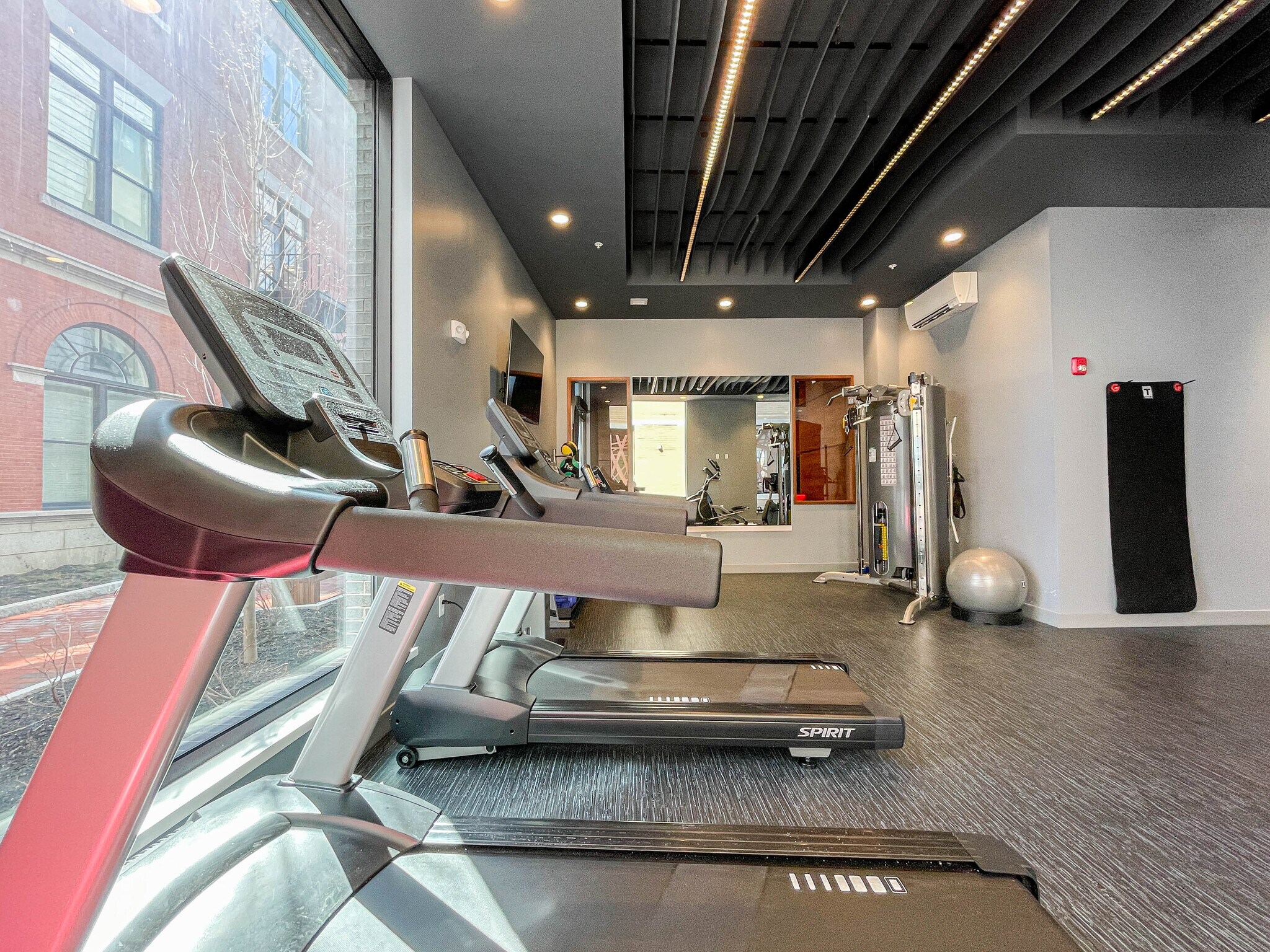 Building Photo - 5 India St