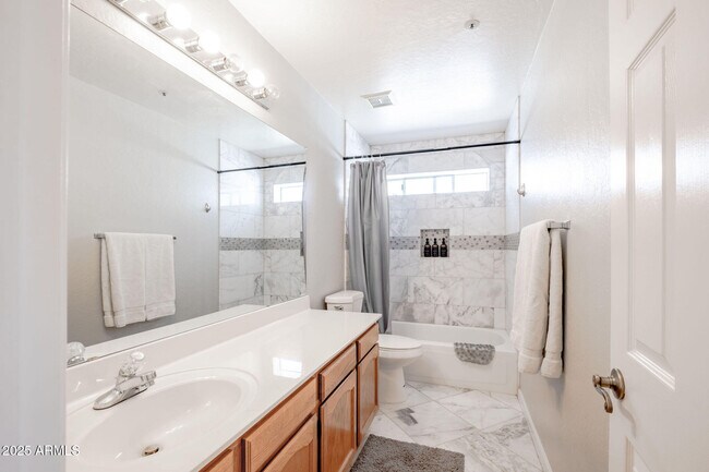 Building Photo - 8842 E Palm Ridge Dr