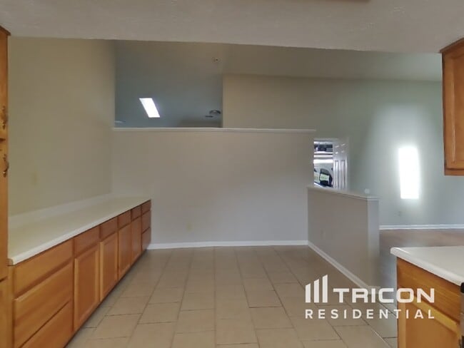 Building Photo - 12115 Mockernut Ct