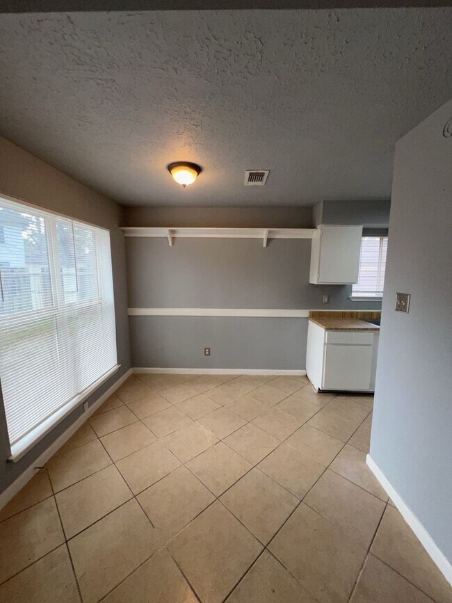 Building Photo - 4546 Algernon Dr