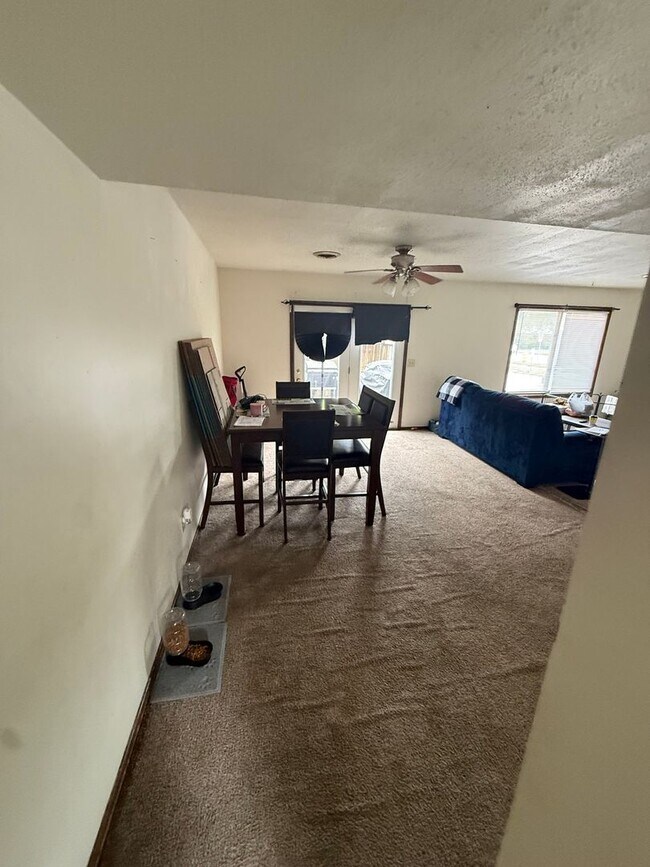 Building Photo - HEST412