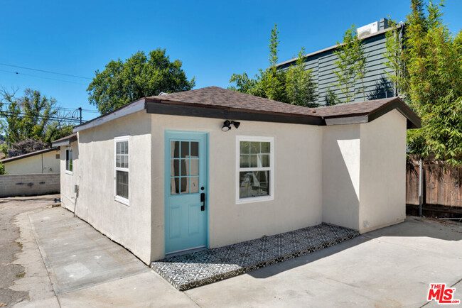 Primary Photo - 3214 Atwater Ave