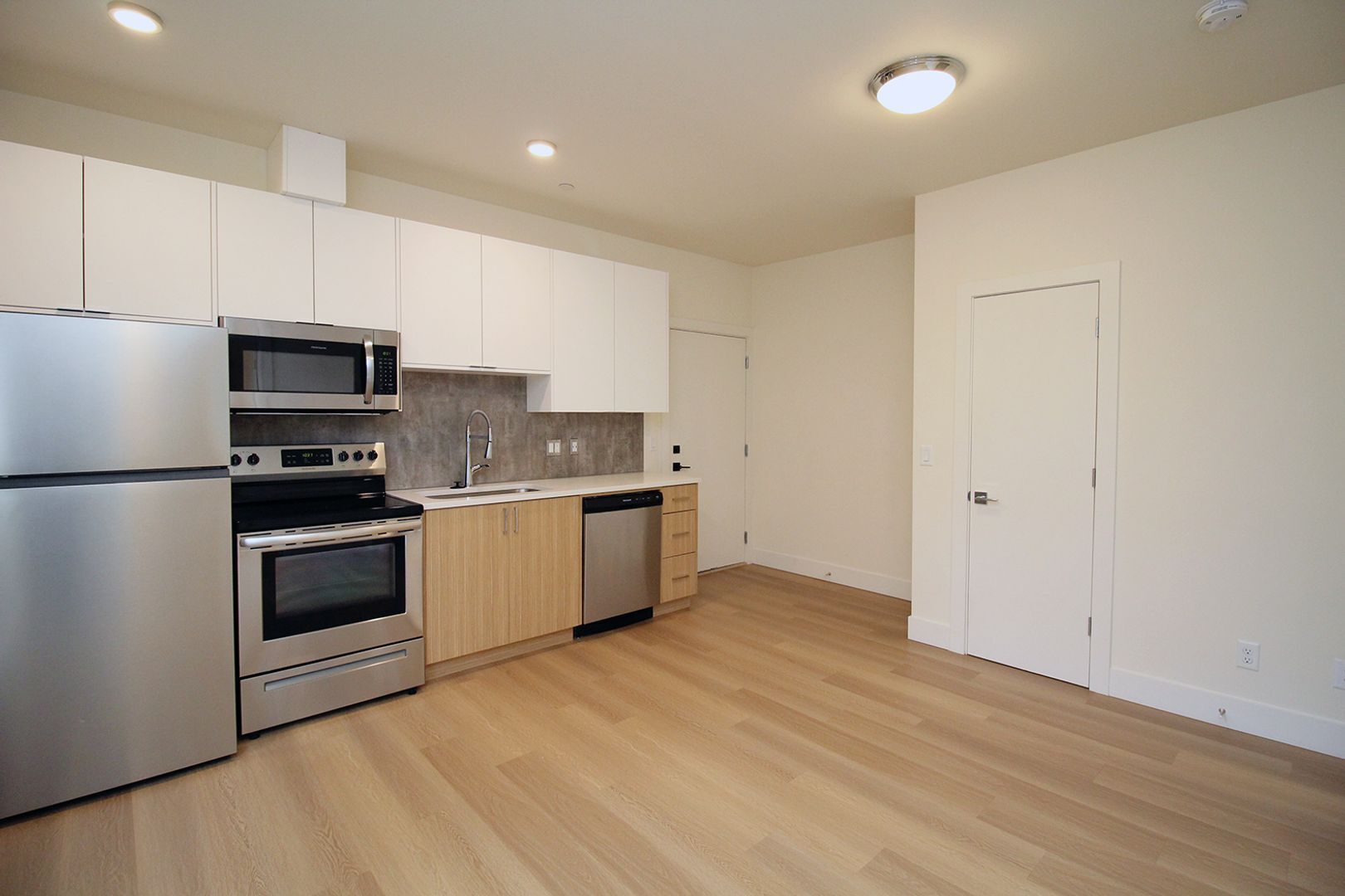 Building Photo - 8417 SW 24th Ave