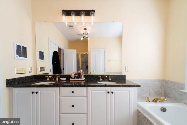 Building Photo - 11453 Galliec St