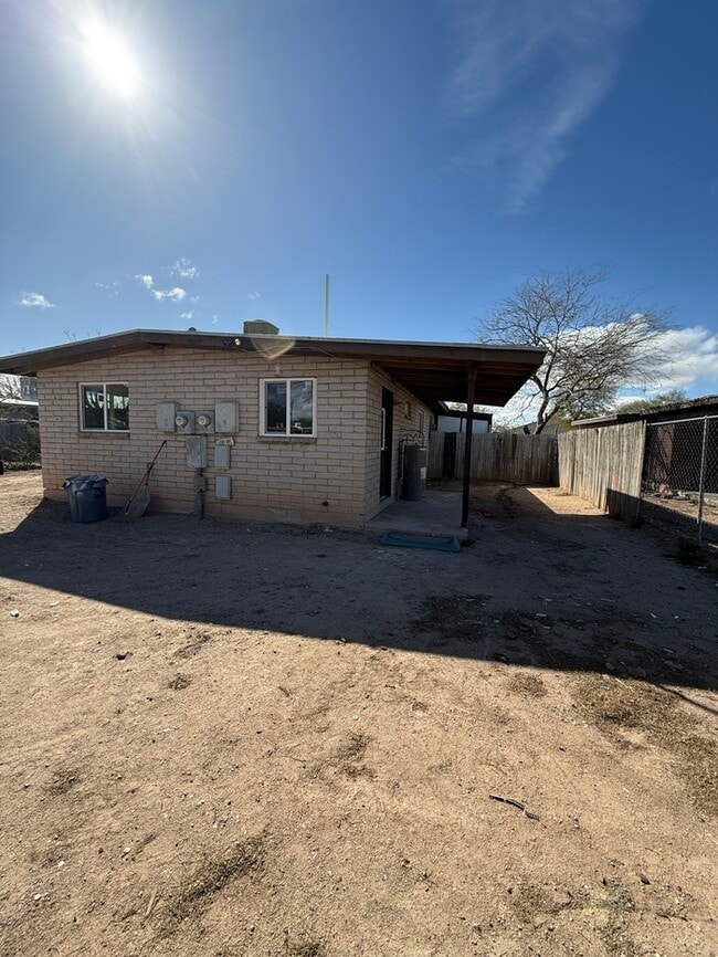 Building Photo - Townhome For Rent